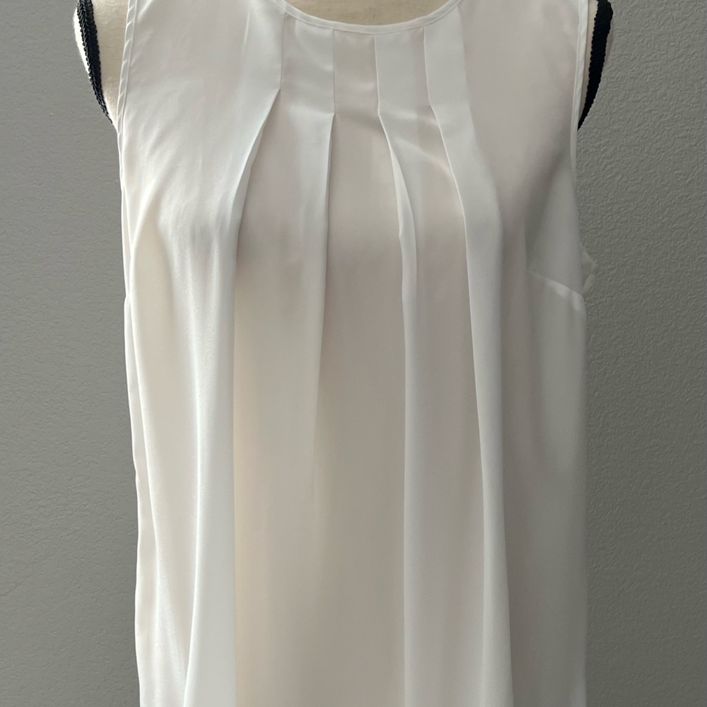 Michael Kors Sleeveless Ivory Pleated Front Blouse - Petite Medium -Work Office - Picture 4 of 12